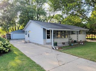 1115 S 96th St, West Allis, WI 53214