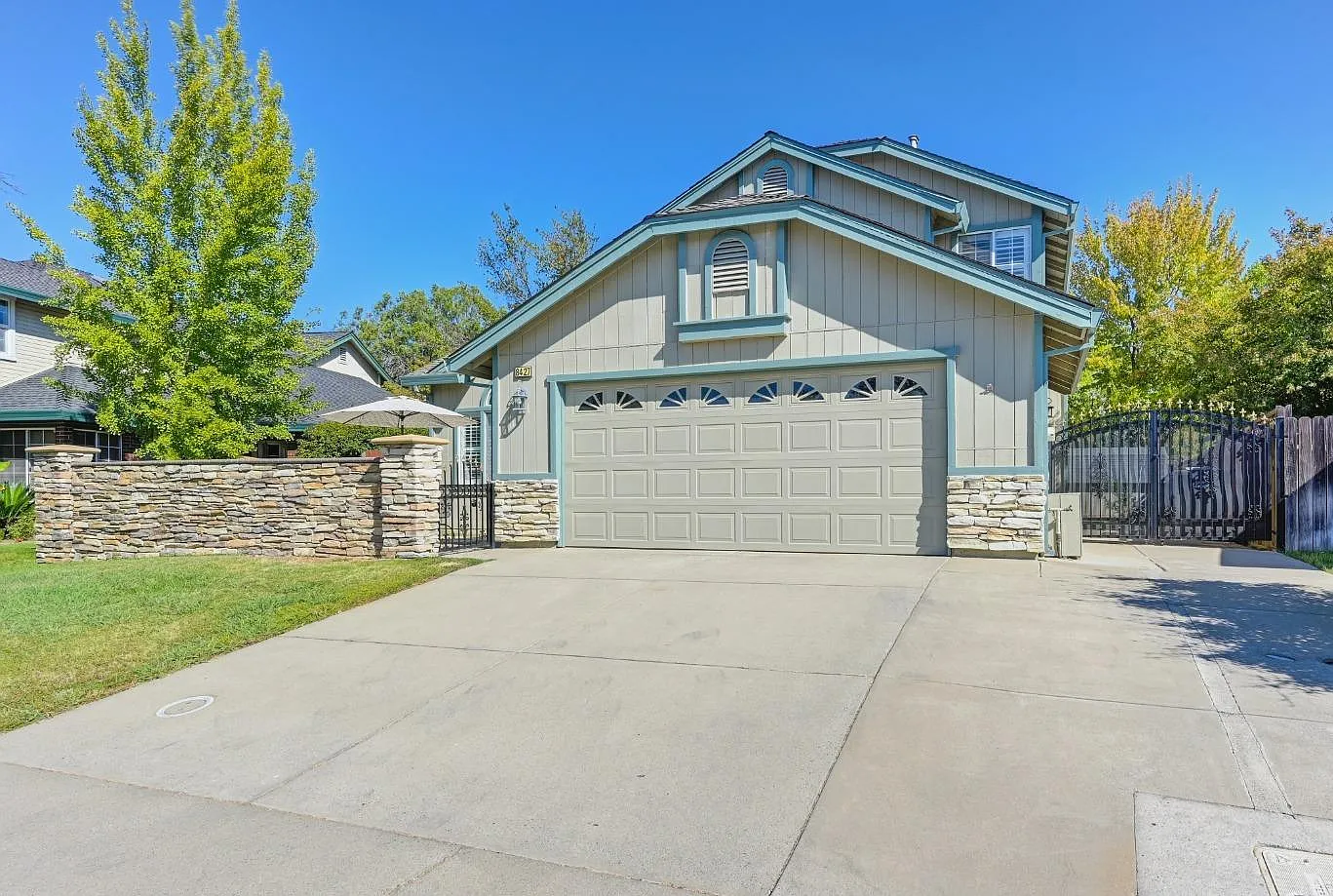 8427 Pastori Way photo 1