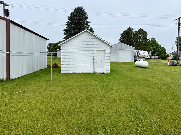 3rd image of 214 4th Ave S