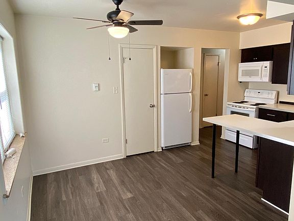 3rd image of 11036 S Kilbourn Ave #1