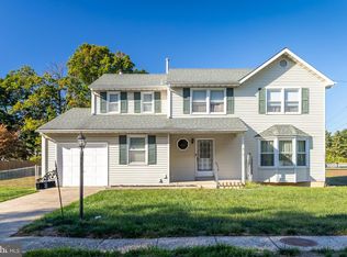 8 Framingham Rd, Edgewater Park, NJ 08010