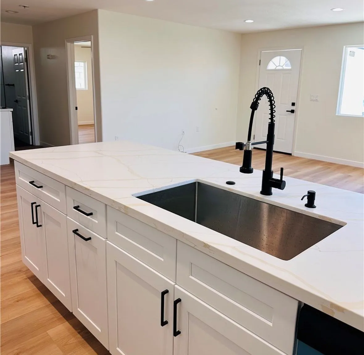 13447 Filmore St — Photo 3