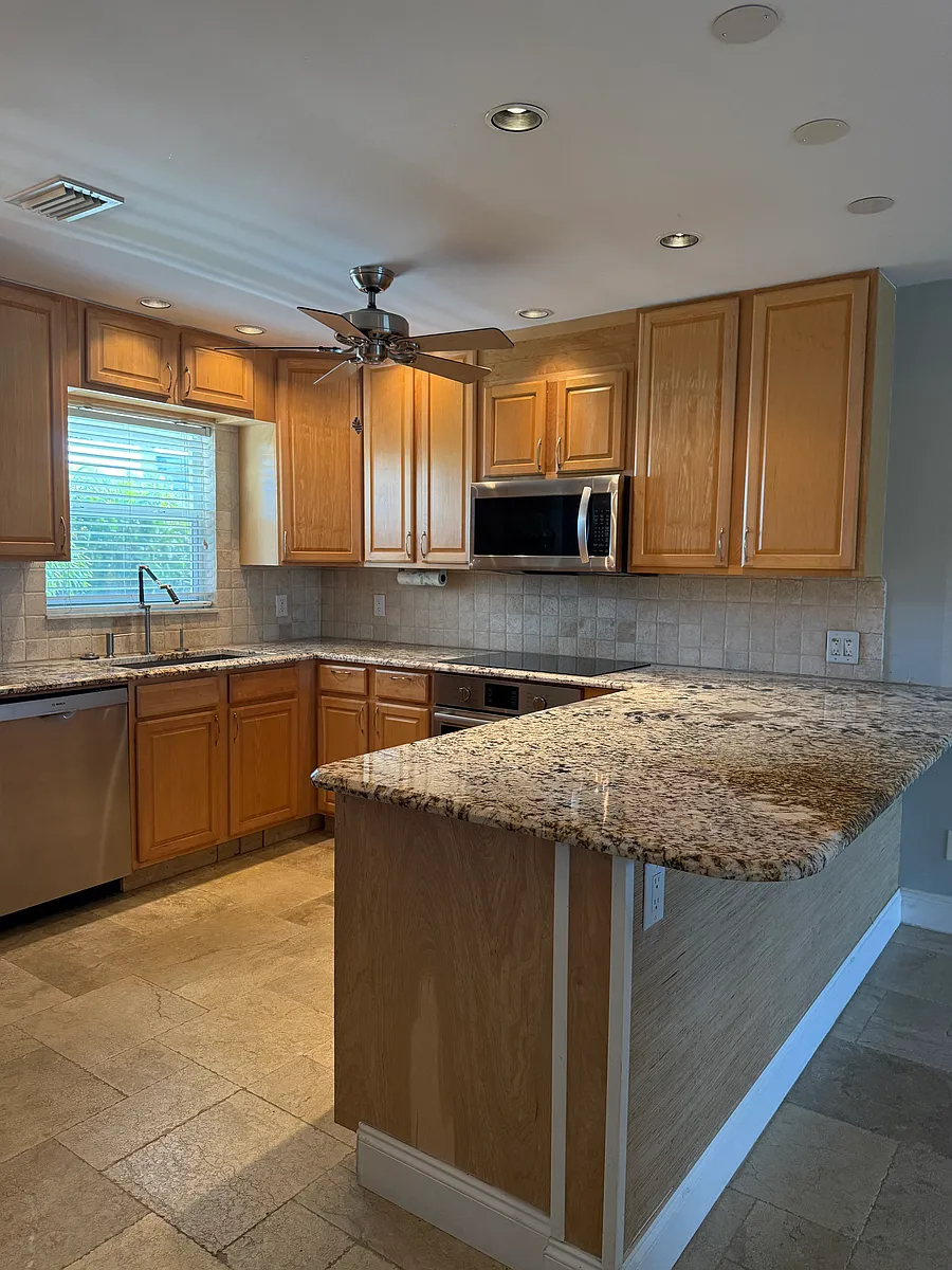 Building Photo - 200 N El Mar Dr #205A