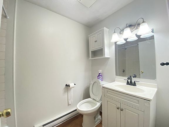 5th image of 40 Fountain Ln APT 10