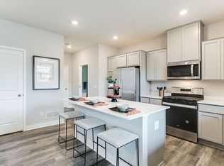 5117 Stable View Dr, Woodbury, MN 55129