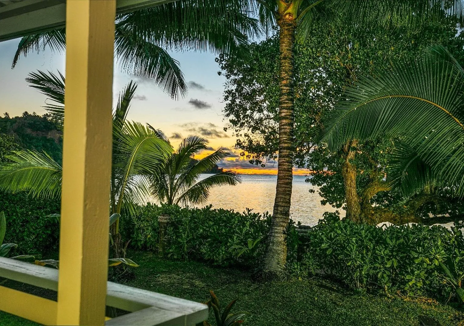 Furnished Anini Beach Front House 2 Bedrooms + Loft — Photo 4