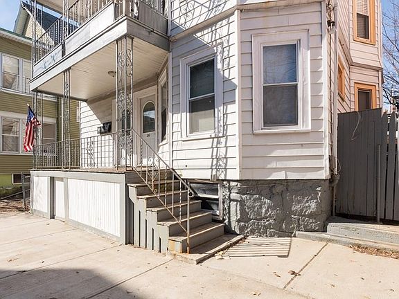 2nd image of 26-28 Salem St #2
