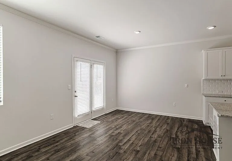 835 Baker View Ln — Photo 14