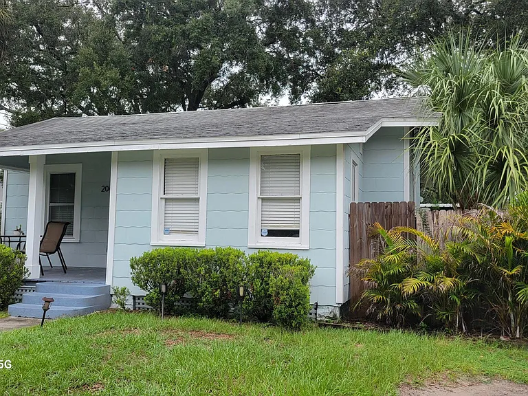 204 E Ford St — Photo 2