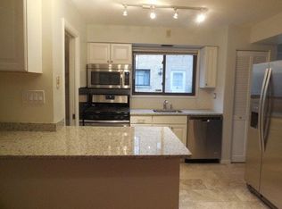 511 Ridge Rd, Wilmette, IL 60091