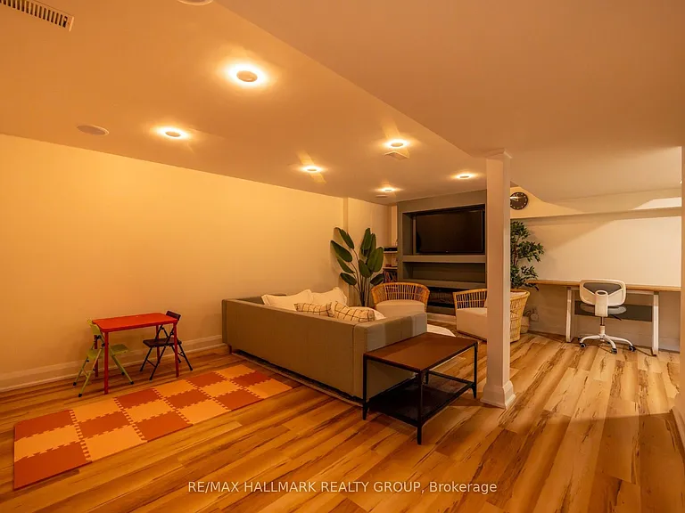 820 Grenon Ave — Photo 36