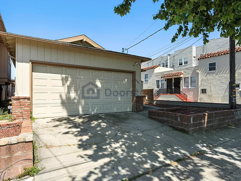 4339 Adeline St #B — Photo 3