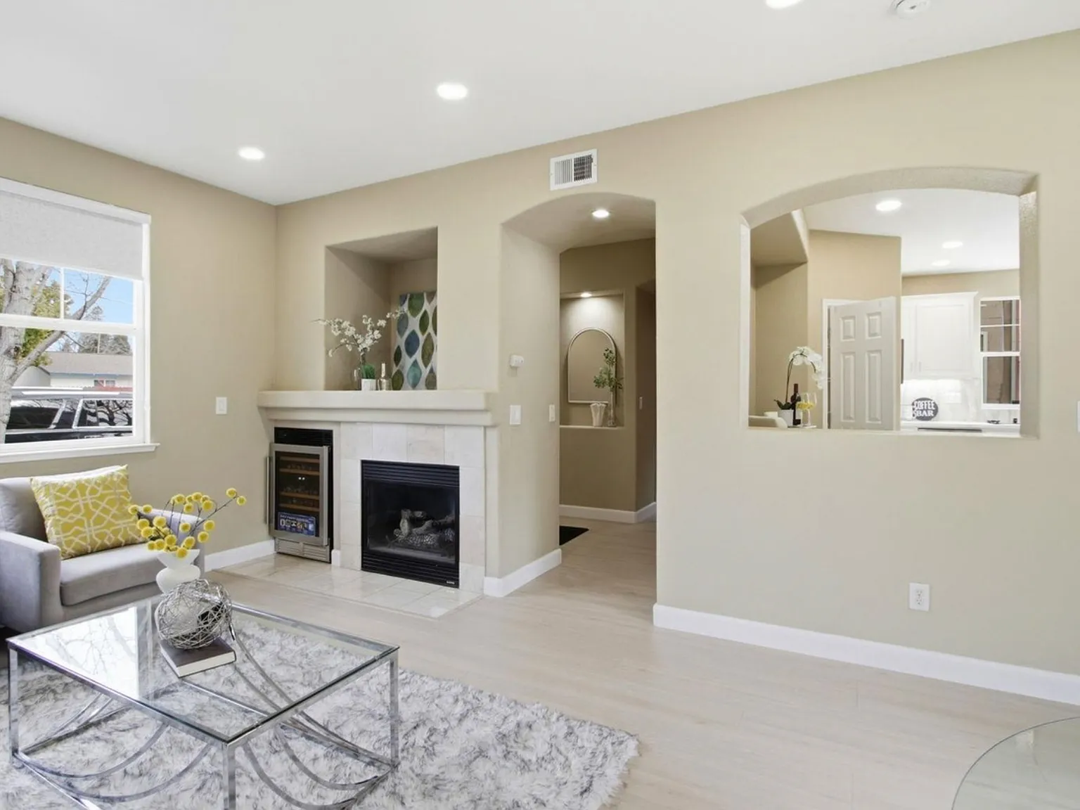 4 bed, 2.5 bath, 1770 sqft, $5,300 — Photo 2
