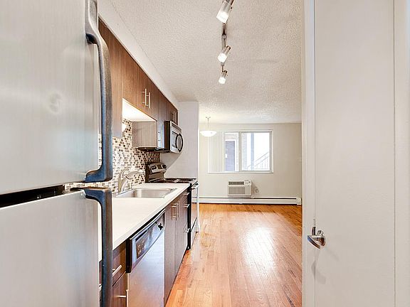 5th image of 1234 Clarkson St #941448