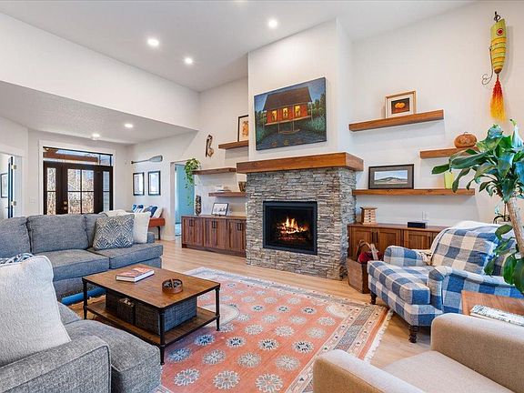3rd image of 24747 Cove Trl