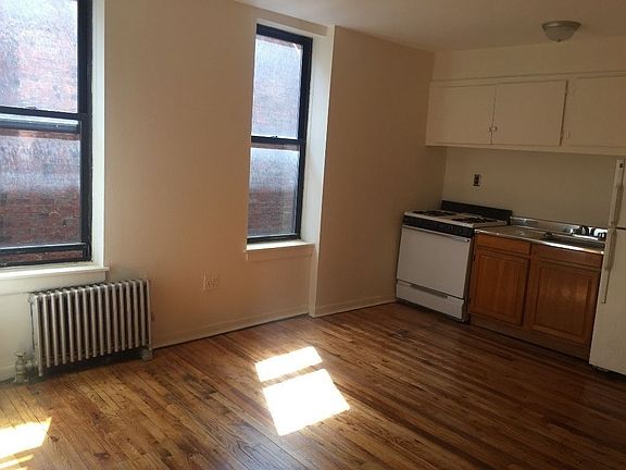 2nd image of 484 Clinton Ave APT 4C