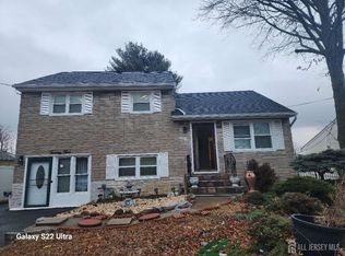 25 Wilshire Rd, Edison, NJ 08817