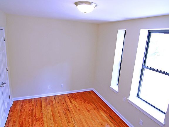 5th image of 2735 Sedgwick Ave APT 2A