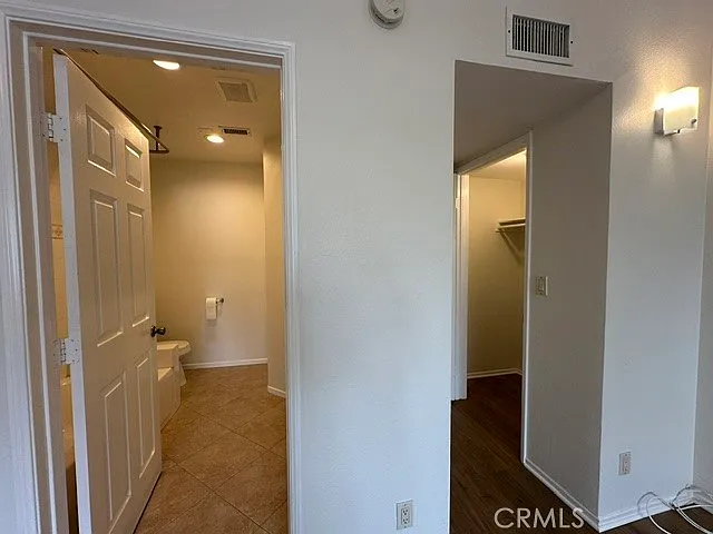 22865 Del Valle St — Photo 23