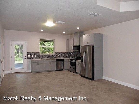 3rd image of 18 Farmsworth Dr #A