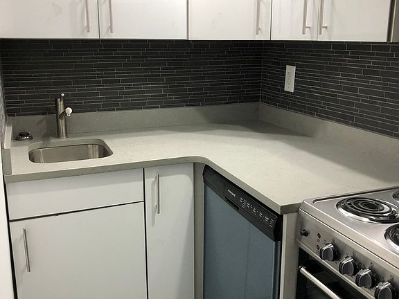 5th image of 85 E 10th St APT A