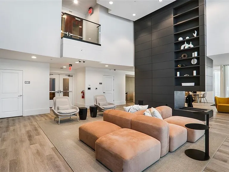 3324 Peachtree Rd NE #915 — Photo 2