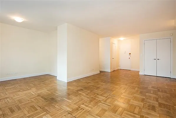 Rented by Buchbinder & Warren | media 2