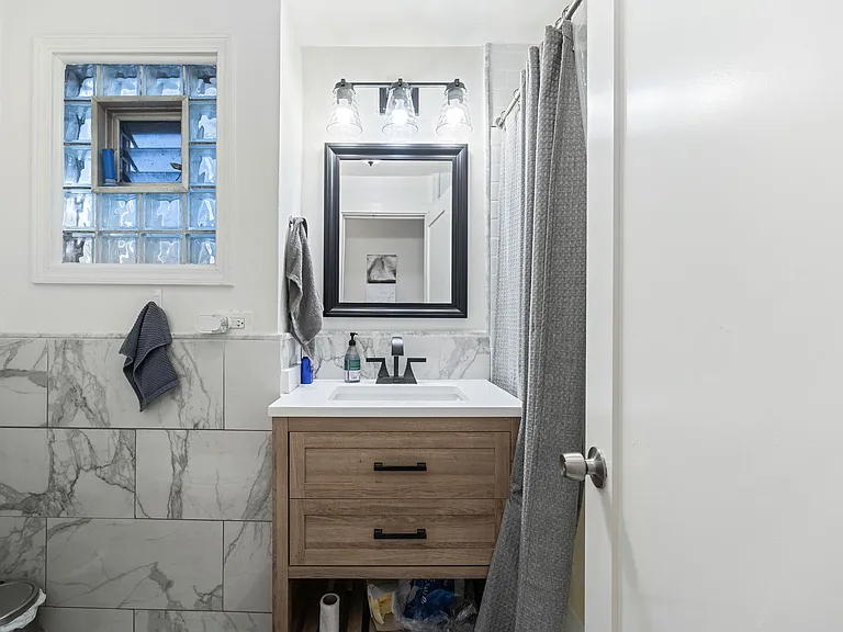 1012 Garnett Pl #1 — Photo 6