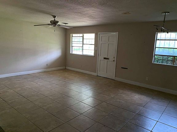 3rd image of 5516 Cloverdale Dr