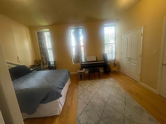 5th image of 203 E 116th St APT 2