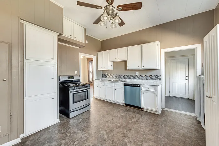 1400 Ash St — Photo 9