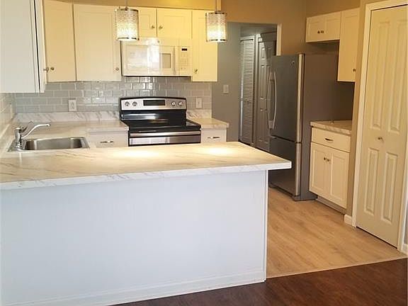 4th image of 21 Coolbrook Ct #D