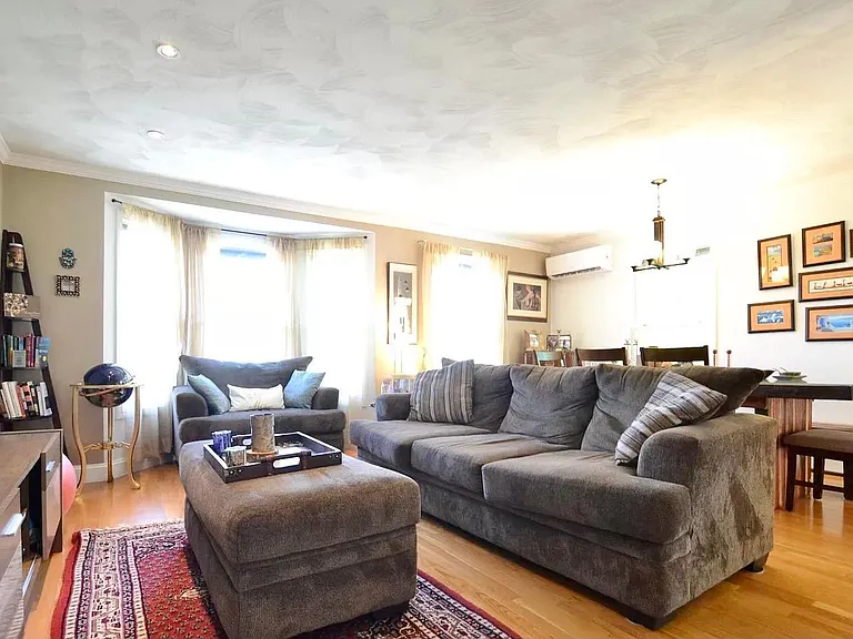 44 Newton St — Photo 13