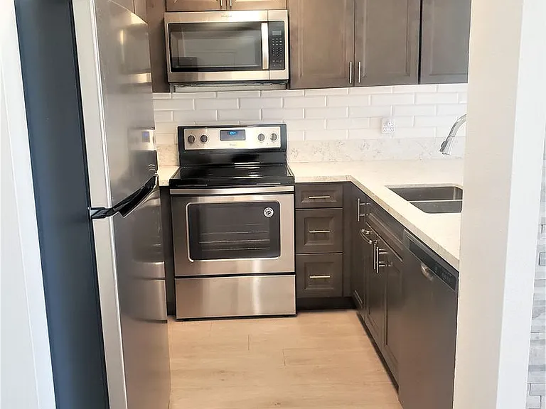 589 N Johnson Ave #210 — Photo 2