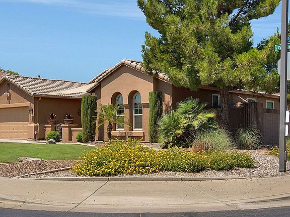 3rd image of 2868 S Cottonwood Dr