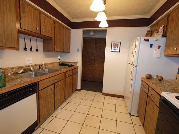 5th image of 2200 Augusta Blvd APT 131