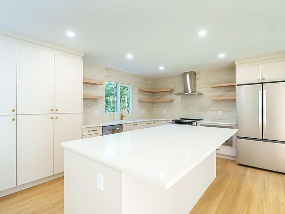 3rd image of 51112 Range Rd #222-194