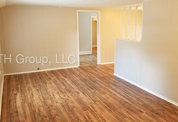 4th image of 868 Midland Ave