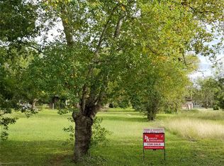 515 Stafford St, Edna, TX 77957