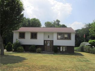 540 Moon Ridge Dr, Freedom, PA 15042
