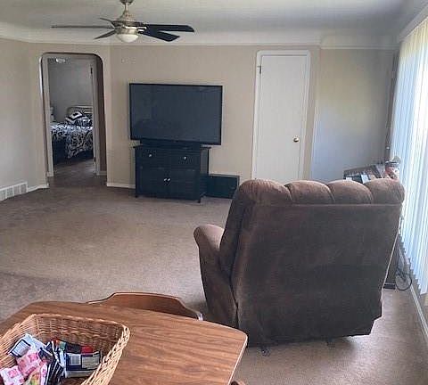 5th image of 2702 Klusner Ave