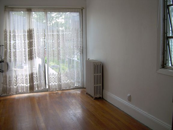 2nd image of 29 Beacon Ave