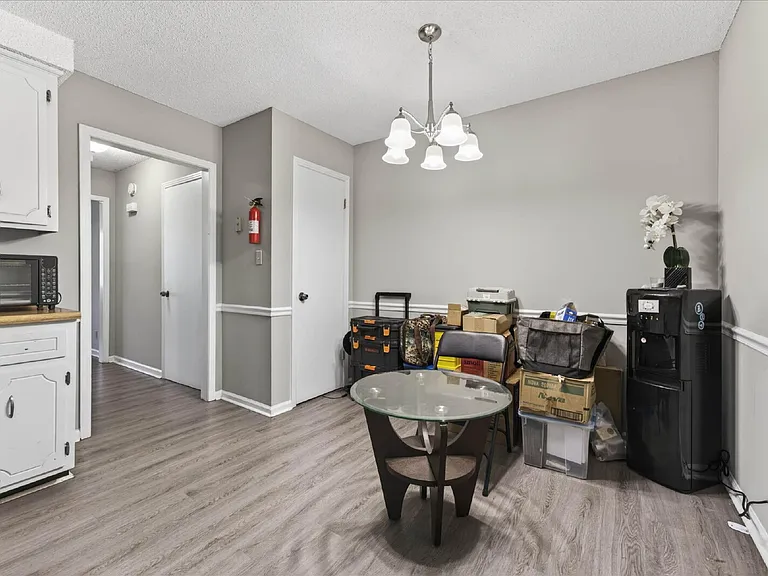 114 Cunningham Pl #B — Photo 8