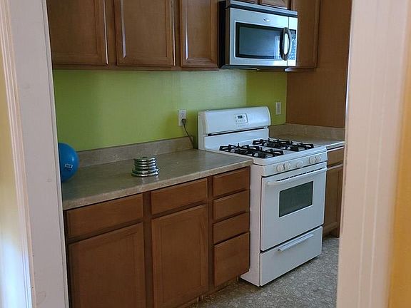 2nd image of 1910 N Parkway St