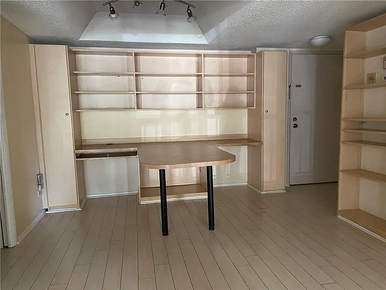 3660 Inverrary Dr #2F — Photo 13