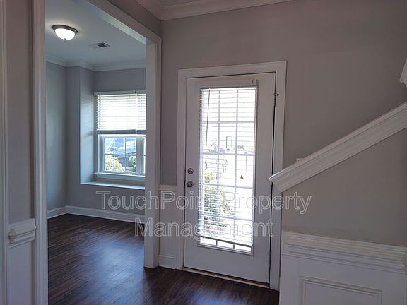 2nd image of 321 Halton Crossing Dr SW