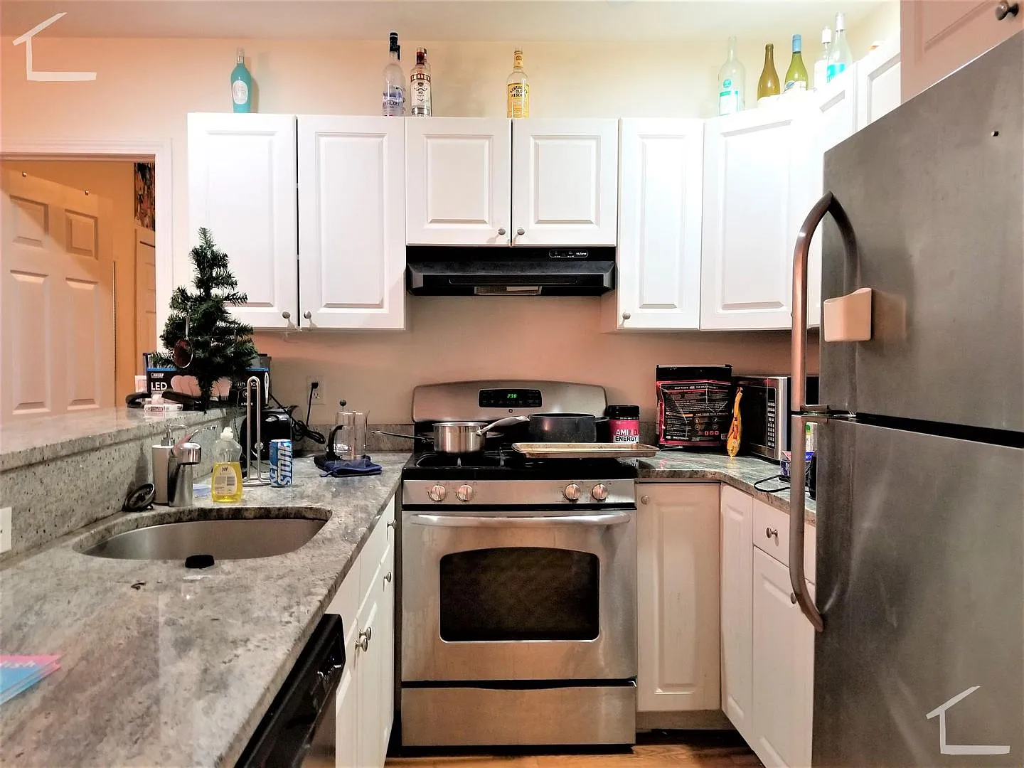Nicely renovated 3 bed on the Green Line in Brookline. — Photo 1
