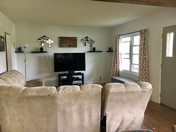 4th image of 10925 Normandale Blvd