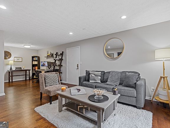 4th image of 3135 Seven Pines Ct Unit 106