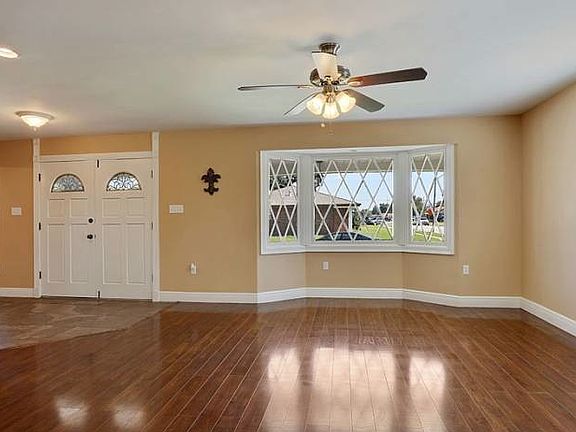 3rd image of 2420 Veronica Dr